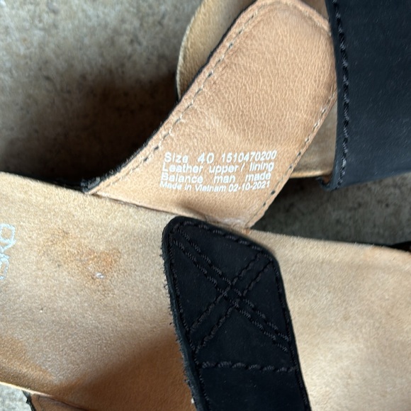 Dansk leather adjustable strap sandals! - Picture 2 of 4